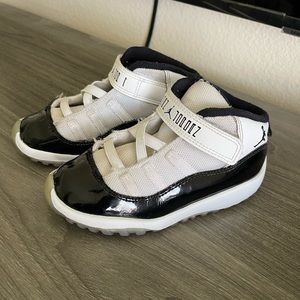 Little kids Jordan 11 SIZE 10C Boys/Girls